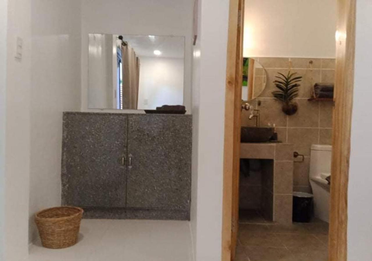 Hutch Lodging House El Nido Bagian luar foto