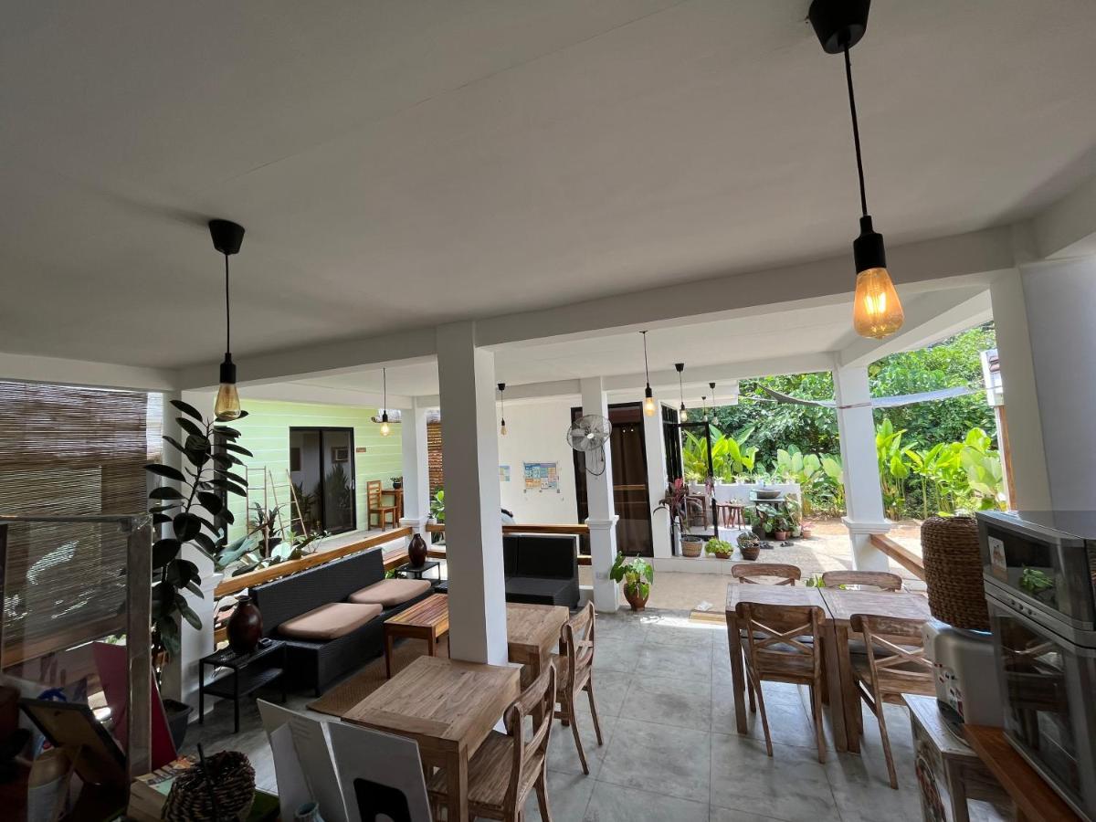 Hutch Lodging House El Nido Bagian luar foto